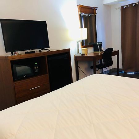 Travelodge By Wyndham Welland Eksteriør bilde
